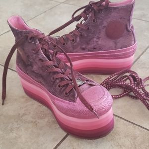 Miley cyrus platform converse